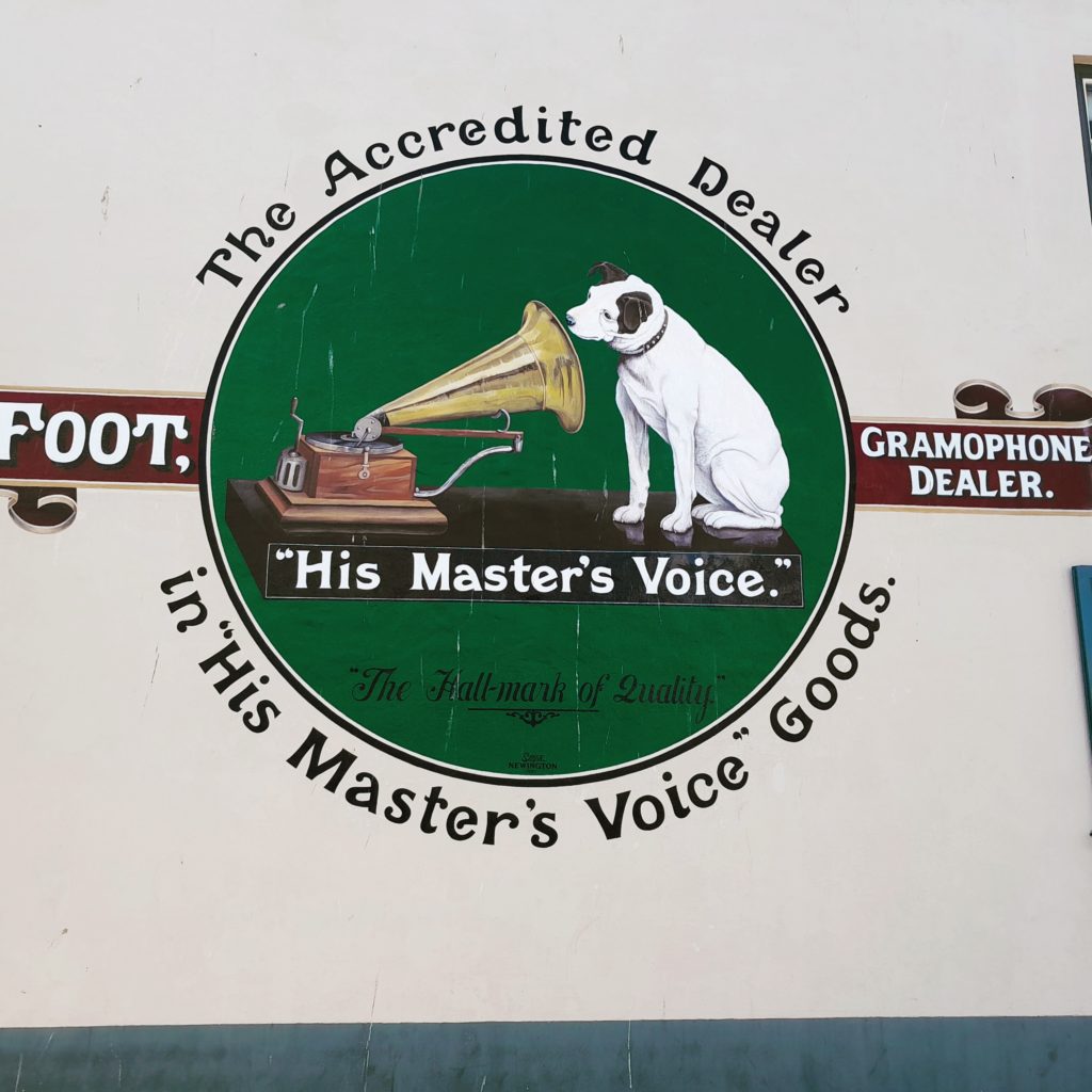 Jersey, logo His Master's Voice